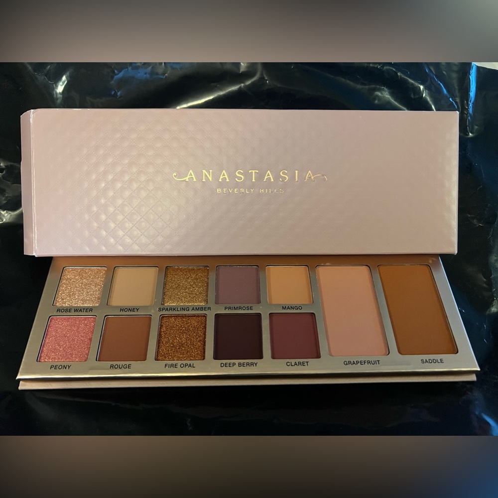 ANASTASIA BEVERLY HILLS
Primrose Palette